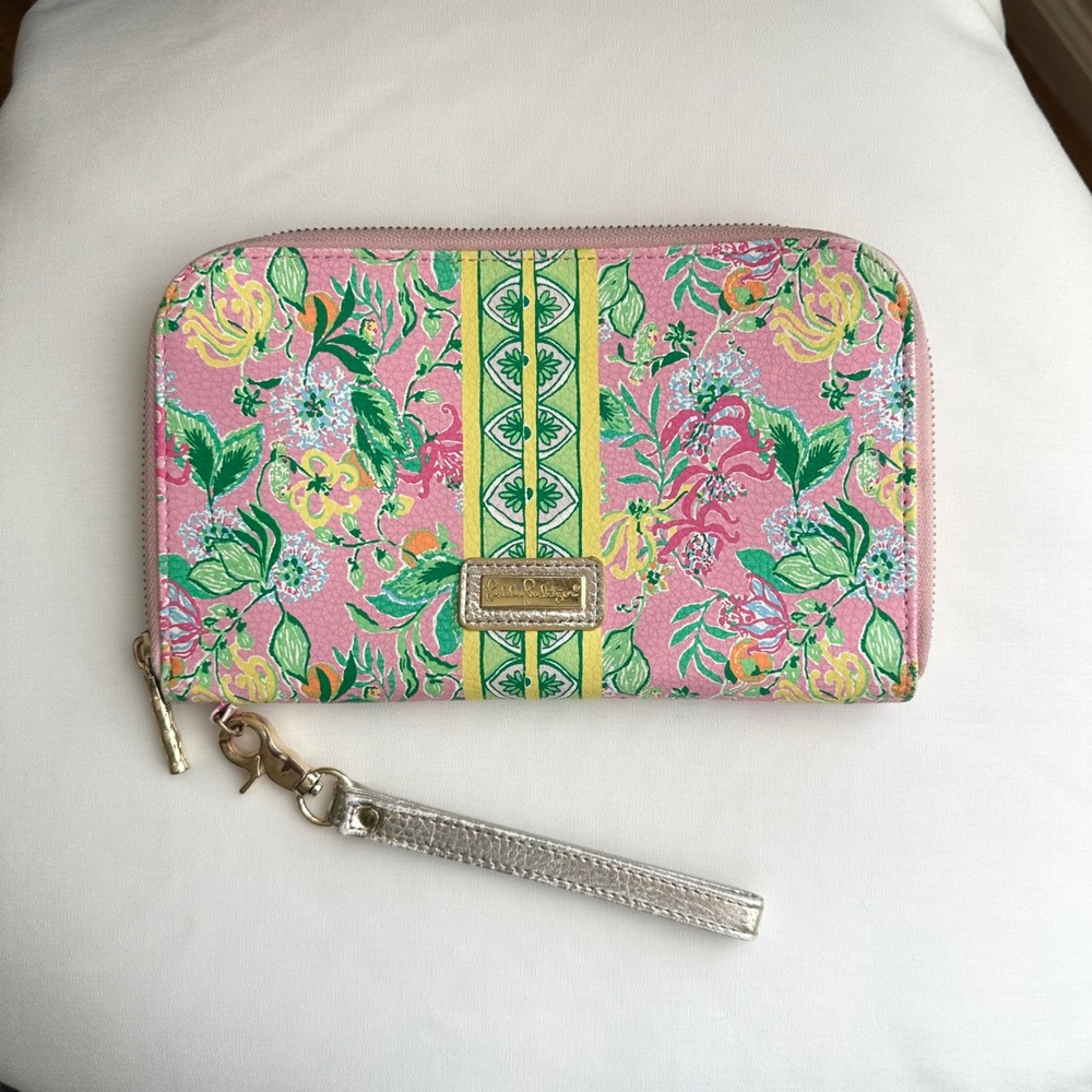 Lilly Pulitzer Pink Floral Travel Wallet Wristlet Passport Holder Pink Tropical